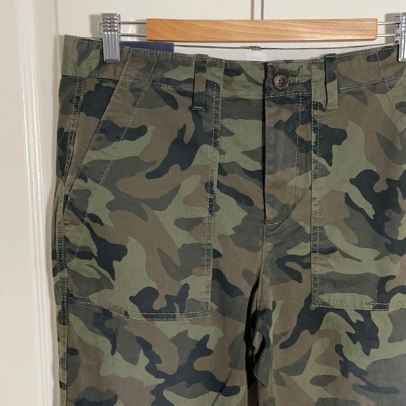 NWT 🆕‼️ GAP Camo Girlfriend Chino - Picture 3 of 7